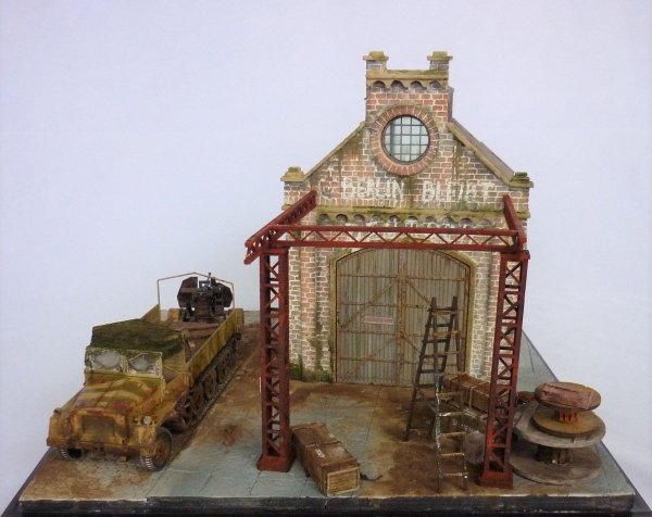 RT-Diorama 35292 Diorama-Base: &quot;Railroad Shed&quot; 1/35