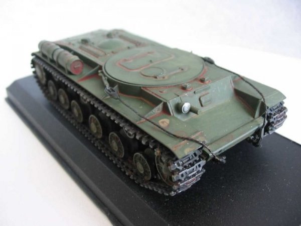 PST 72038 Armored Tow Tractor KV-T 1/72