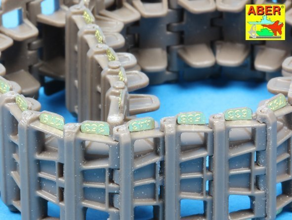 Aber 16053 Panzer 38 track link casting numbers (1:16)