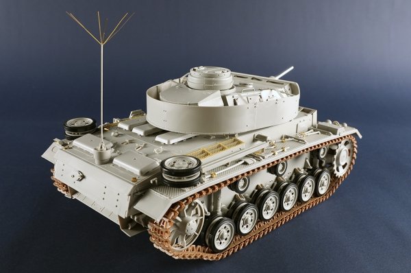 Trumpeter 00955 Pz.Bef.Wg.Fahrgestell Pz.Kpfw.III.Ausf.J 1/16
