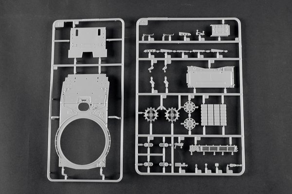 Trumpeter 09604 T-72M1 MBT 1/35