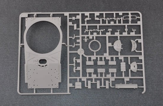Trumpeter 05581 Russian T-80BVD MBT (1:35)