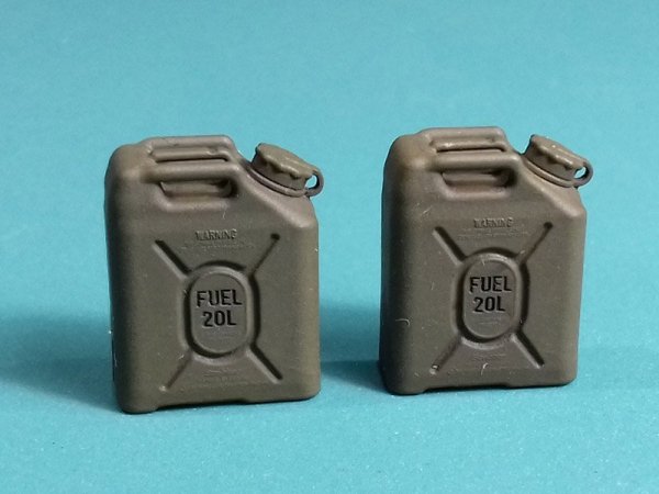 EUREKA XXL E-045 US Military Fuel Canisters 1:35