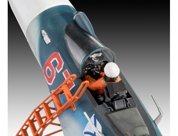 Revell 03911 Sukhoi Su-33 Navy Flanker Model Kit 1:72