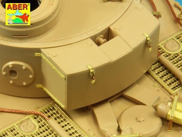 Aber 35259 Sd.Kfz.18 Pz.Kpfw.VI Ausf.E Tiger I (s.PzAbt. 501 in Tunisia) (1:35)