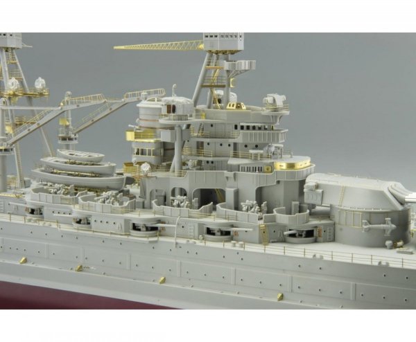 Eduard BIG5323 USS ARIZONA - PART I. TRUMPETER 1/200