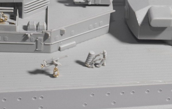 Dragon 1040 German Battleship Scharnhorst 1943 (1:350)