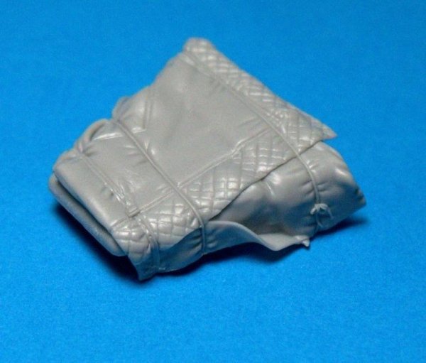 Panzer Art RE35-278 Dodge 3/4 engine deck with winter canvas 1/35