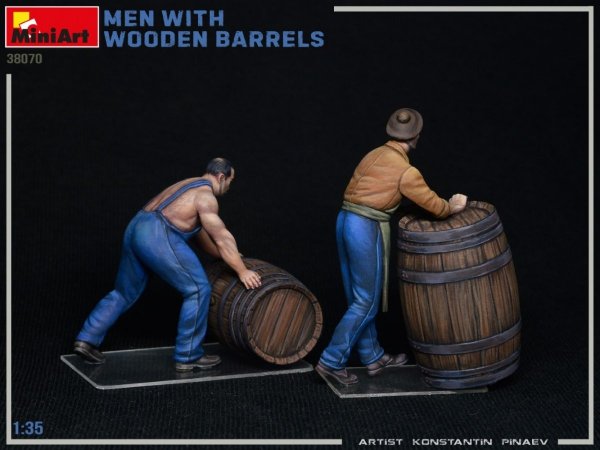 MiniArt 38070 MEN WITH WOODEN BARRELS 1/35