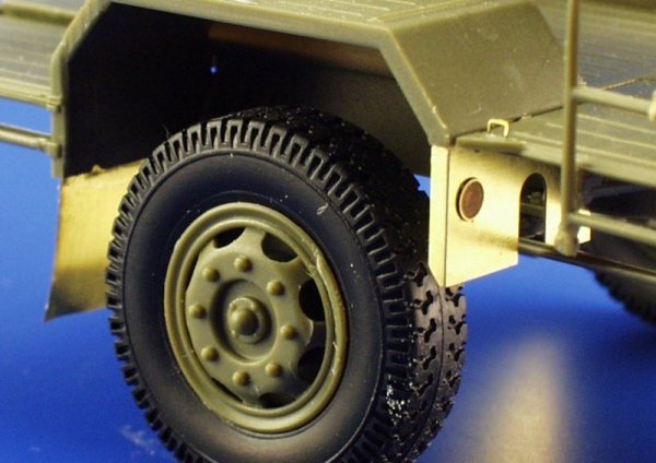 Eduard BIG3529 SA-2 MISSILE / ZiL-157 Truck TRUMPETER 1/35