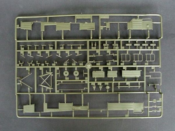 Trumpeter 00205 HQ-2 Missile With Loading Cabin (1:35)