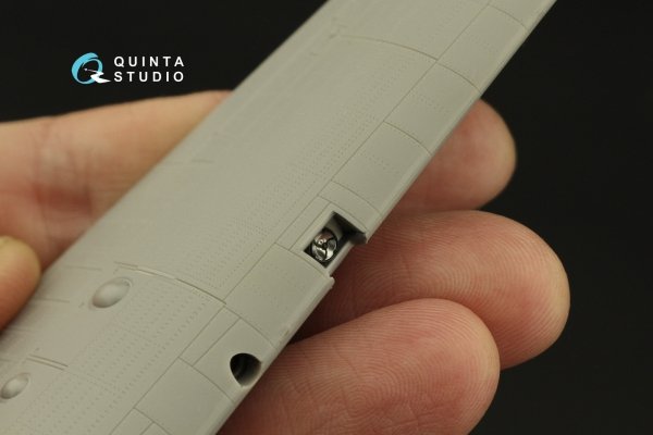 Quinta Studio QD48547 Lamp holder for WWII British landing lights 3D-Printed &amp; coloured Interior on decal paper (All kits) 1/48