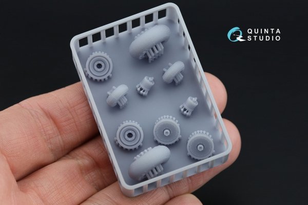Quinta Studio QT48024 Ka-52 Wheels with separate hubs and weighted tires (Zvezda) 1/48