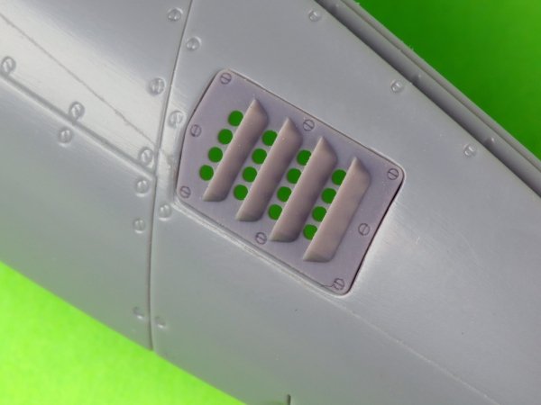 Master AM-32-143 P-51 Mustang - pokrywa wlotu powietrza do gaźnika - typ z żaluzjami dla RAF - wersja A (do modelu Zoukei-Mura) 1/32