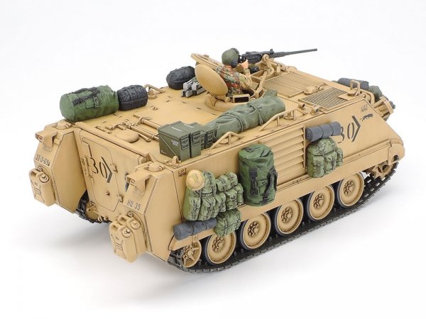 Tamiya 35265 U.S. M113A2 Armored Personnel Carrier Desert Version (1:35)