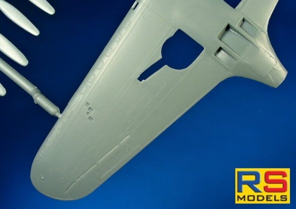 RS Models 94024 RP-39Q-22-BE American Trainer 1/72