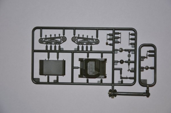 First to Fight PL015 - TKS z km (1:72)