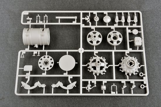 Trumpeter 00925 Russian T-72B1 MBT w/kontakt-1 reactive armor 1/16