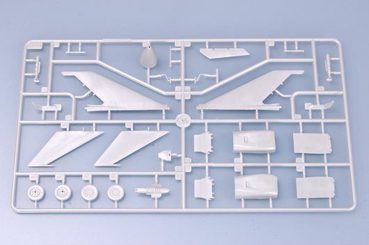 Trumpeter 01610 Shenyang F-8 Finback-B (1:72)