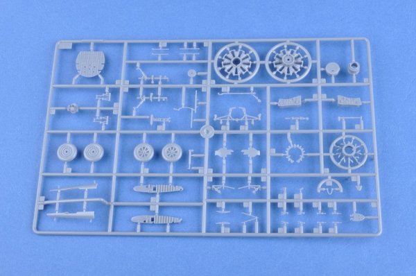 Hobby Boss 80392 F4U-7 Corsair (1:48)
