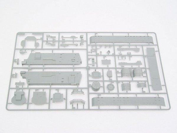 Trumpeter 05606 USSR Admiral Kuznetsov aircraft carrier 1:350