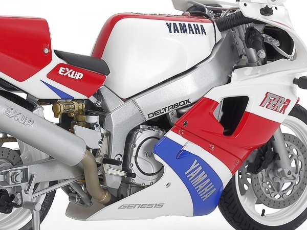 Tamiya 14058 Yamaha FZR750R (OW01) 1/12