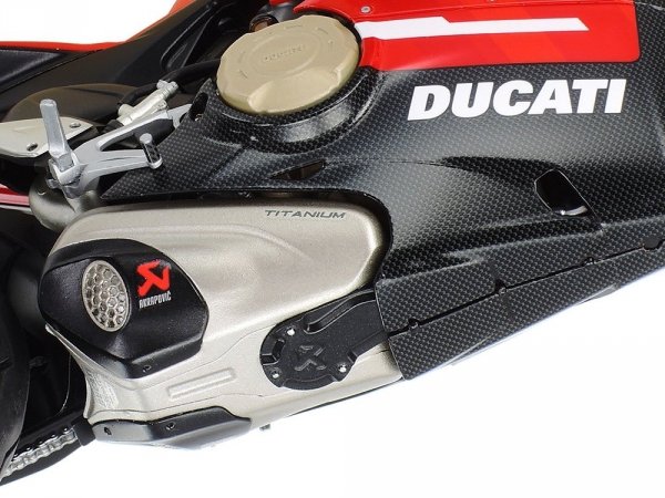 Tamiya 14140 Ducati Superleggera V4 1/12