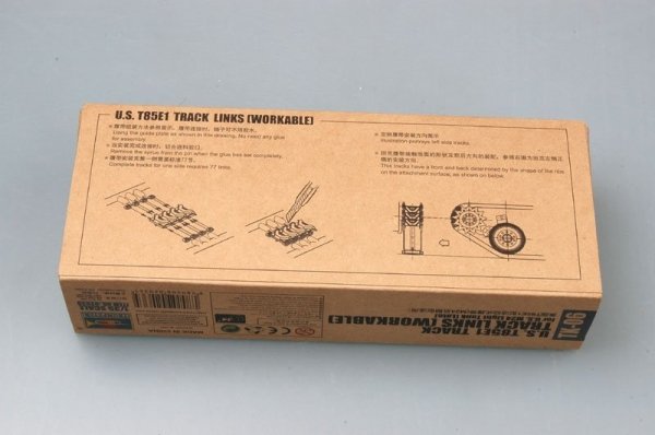 Trumpeter 02036 U.S. T85E1 track for U.S. M24 light tank (late) (1:35)