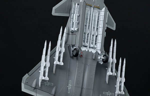 Meng LS-002S Chinese J-20 Mighty Dragon Beast Mode 1/48