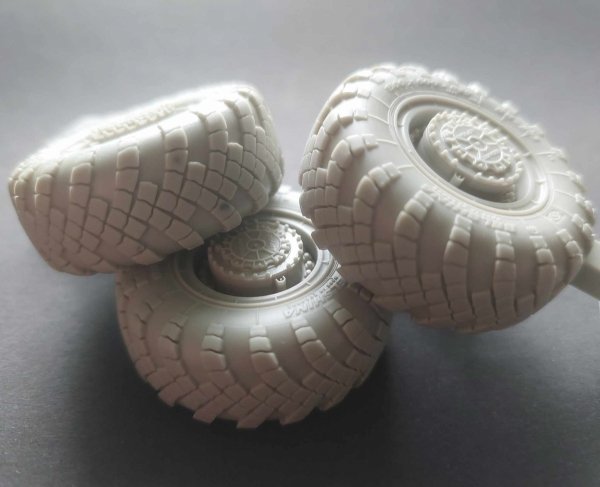 Panzer Art RE35-810 51 P6A S-400 “Triumph”  Road wheels 1/35