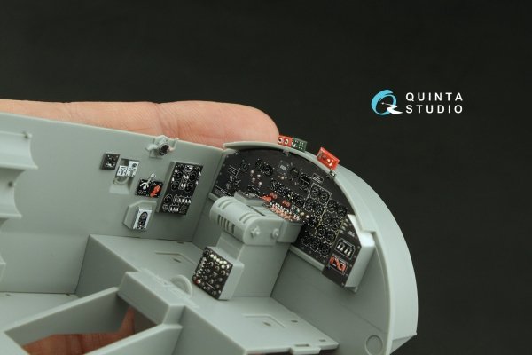 Quinta Studio QD32218 Boeing B-17G Navigator, bombardier, waist and tail gunners compartments. 3D-Printed coloured Interior (HK models) 1/32