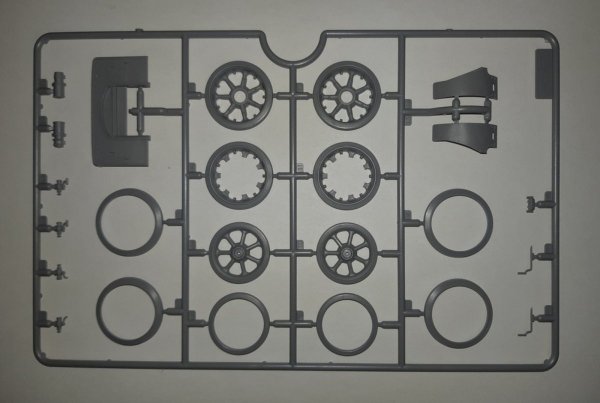 ICM 35377 Panzerspahwagen P 204 (f) with CDM turret, WWII German Armoured Vehicle 1/35