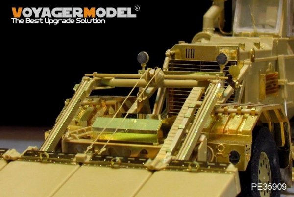 Voyager Model PE35909 Modern US Husky Mk.III Vehicle Mounted Mine Detector for PANDA 1/35