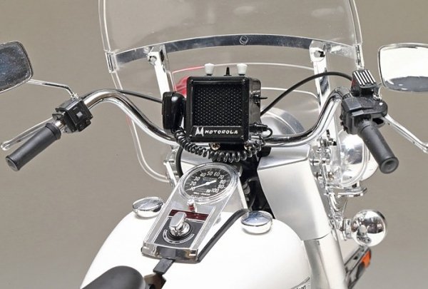 Tamiya 16038 Harley Davidson FLH1200 - Police Bike (1:6)