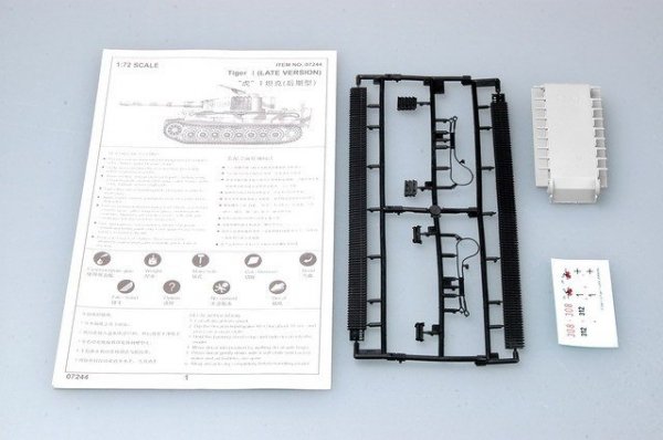 Trumpeter 07244 Tiger 1 tank (Late) (1:72)