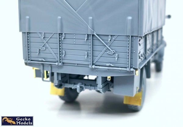 Gecko Models 35GM0153 Bedford OYD Truck 3t 4x2 GS (Wooden Cargo Body) 1/35