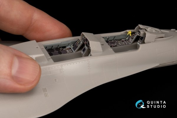 Quinta Studio QDS-48059 Mitsubishi F-2B 3D-Printed coloured Interior on decal paper (Hasegawa) (small version) 1/48