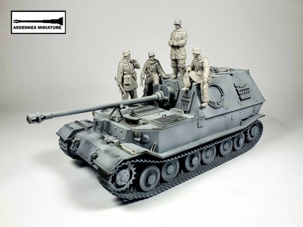 Ardennes Miniature 35026 GERMAN OFFICER 1944 1/35