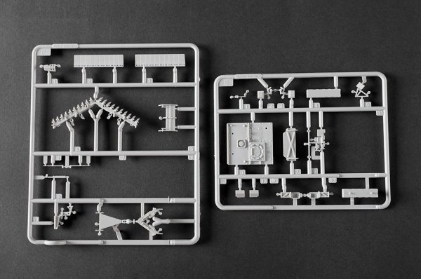 Trumpeter 07427 M1132 Stryker Engineer Squad Vehicle w/SMP 1/72