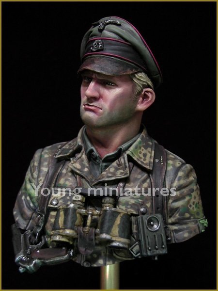 Young Miniatures YM1831 German Waffen SS Officer 1944 1/10