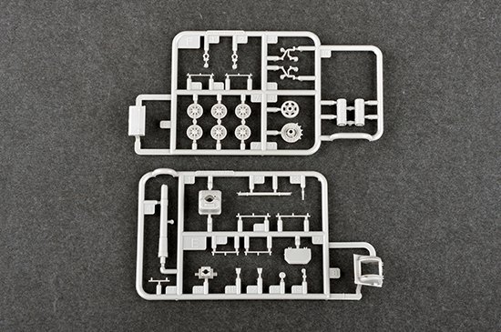 Trumpeter 07129 Soviet SU-152 Self-propelled Heavy Howitzer Early 1/72