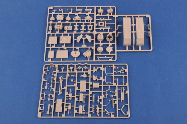 Hobby Boss 85517 Russian BAZ-64022 with 5P85TE2 TEL S-400 (1:35)