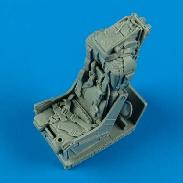 Quickboost QB32140 F-8 Crusader ejection seat with safety belts 1/32