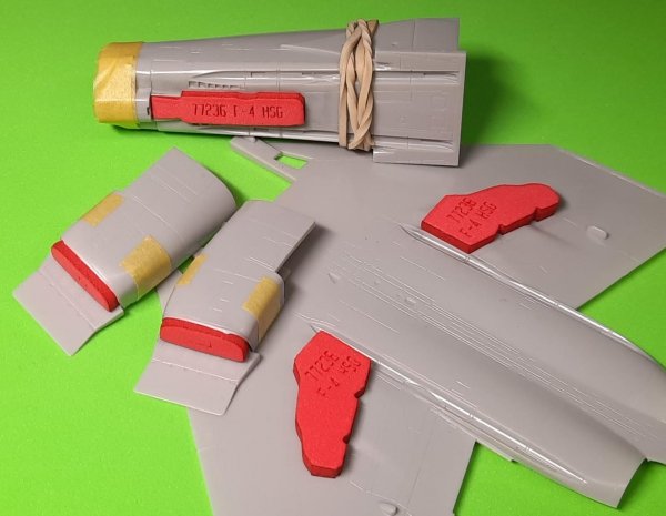 Omask 77236 F-4 Phantom wheel bay plugs (for Hasegawa) 1/72