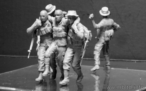 Master Box 35107 HEAD FOR THE HUEY VIETNAM(1:35)