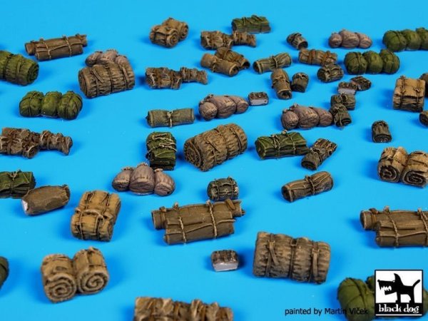 Black Dog T72057 Tentage plus bedrols 3 accessories set 1/72