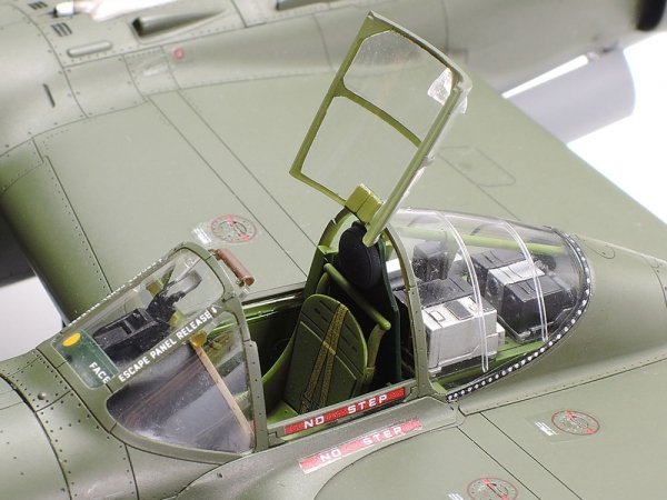 Tamiya 61120 Lockheed P-38 F/G Lightning 1/48