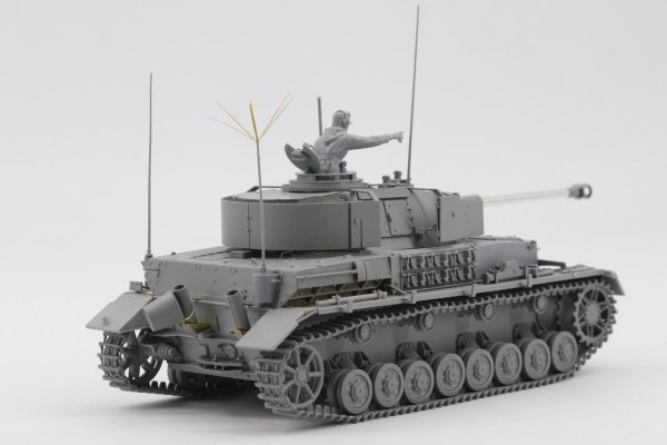 Border Model BT-006 Pz.Beob.Wg. IV Ausf. J w/Commander&amp;Infantry 1/35
