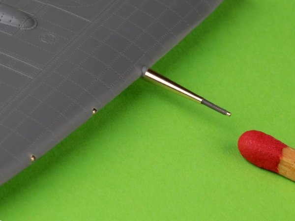 Master AM-72-177 Spitfire Mk.IIb/Vb -  lufy działek Hispano 20mm w osłonach i końcówki luf Browning .303 (do modelu Eduarda oraz IBG) 1/72