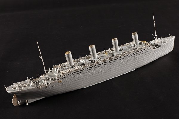 Hobby Boss 83421 Olympic 1/700